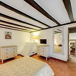 (120 m²), 2 Schlafzimmer und 1 eigene Badezimmer in Navona